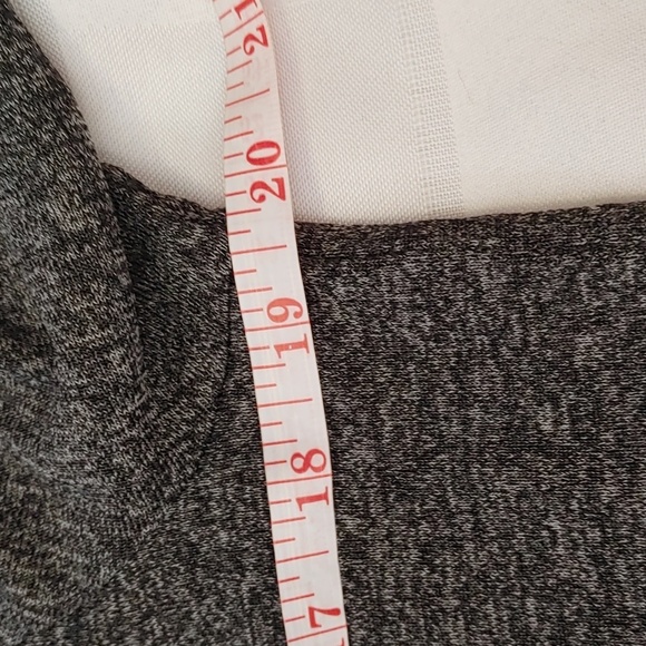 Aritzia Brand Babaton The Perfect T Heather Grey Size Large - Picture 9 of 12